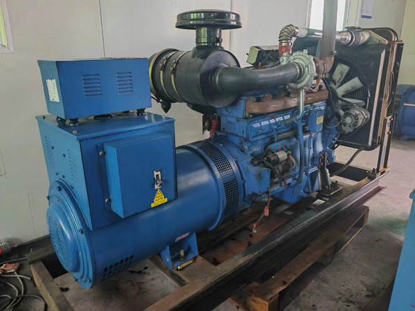 石嘴山100kW柴油发电机组使用多级机油有哪些优缺点？